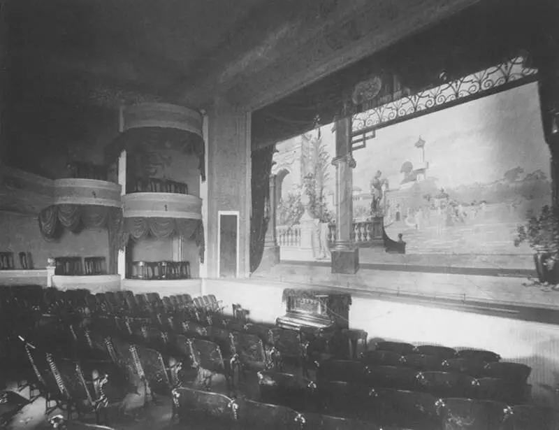 Braswell Opera House In Demopolis In