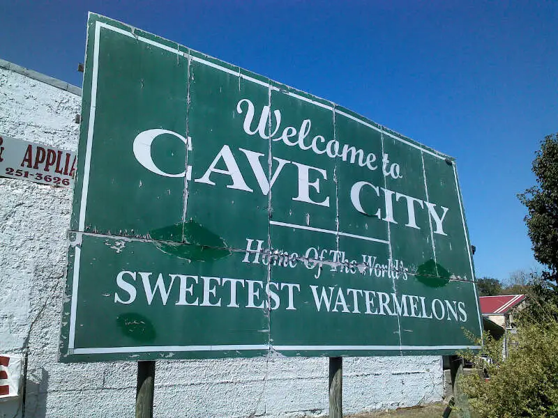 Cave City Sign