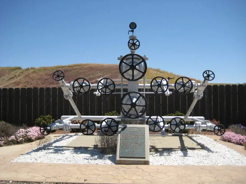 Monument To  Elliott No    Avenal