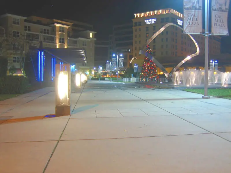 Cali Mill Plaza Night