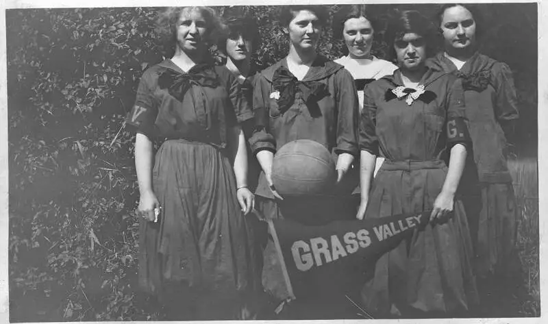 Grass Valley High School Girls Basketball Teamc