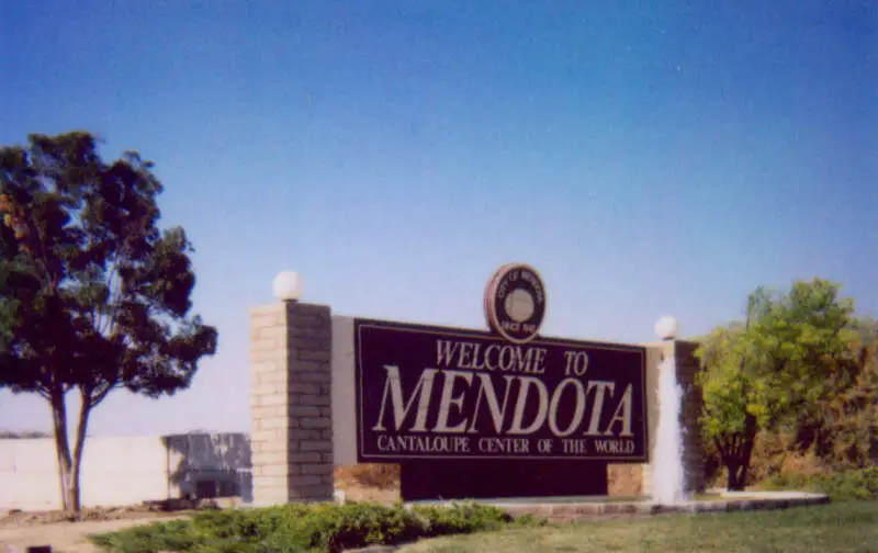 Mendota Entrance Sign