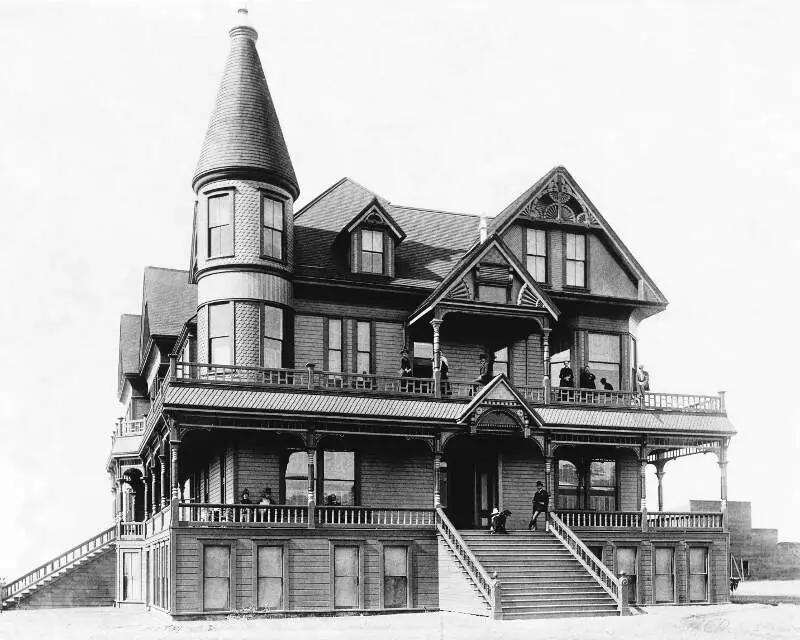 Exterior View Of The Mission Hotel In San Fernandoc Ca