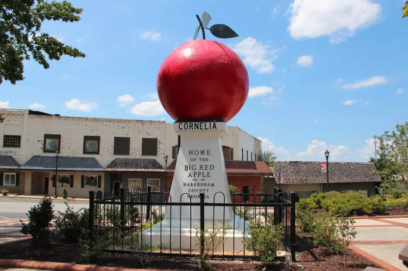 Corneliac Georgia Big Red Apple