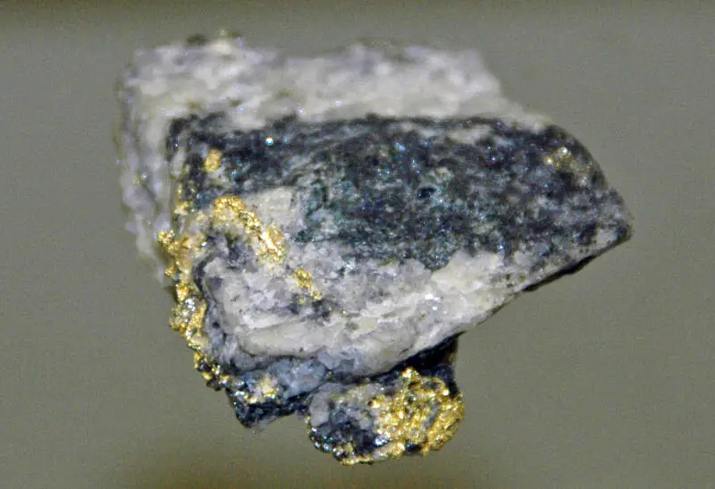 Gold Bornite Quartz Hydrothermal Vein Fields Veinc Dahlonega Mining Districtc Dahlonega Gold Beltc Lumpkin Countyc Georgiac Usa