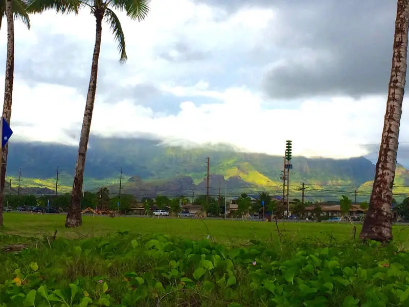 Mccabbili With The Waianae Range In The Back