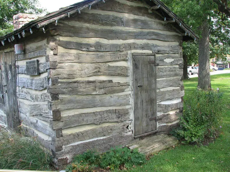 Gingery Log Cabin