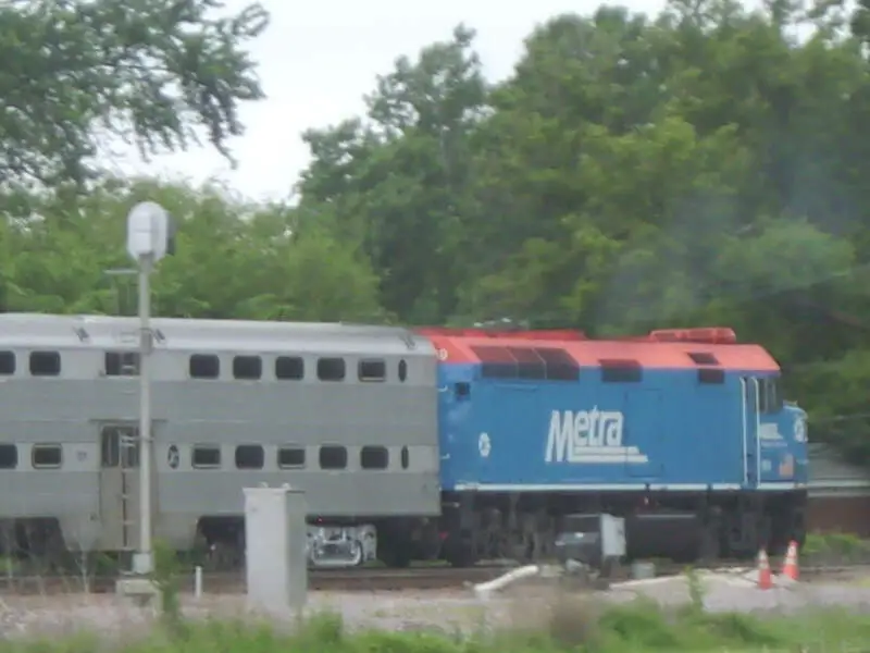 Metra At Golden Meadows Parkc Elmhurst