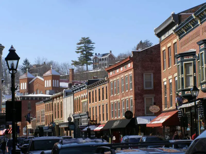 Main Street Westview Galena Illinois P House W Pine Tree