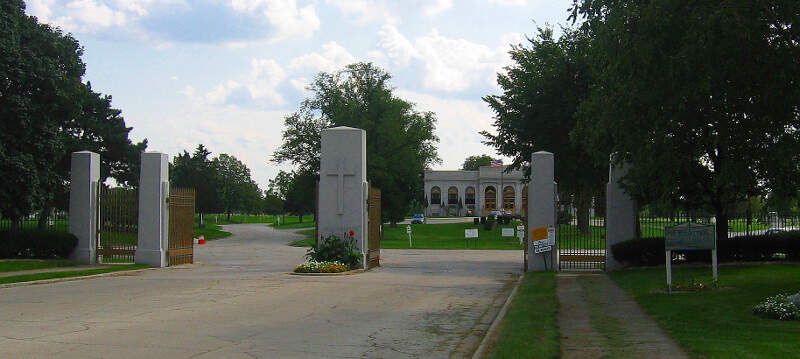 Resurrection Cemetery Justice Il