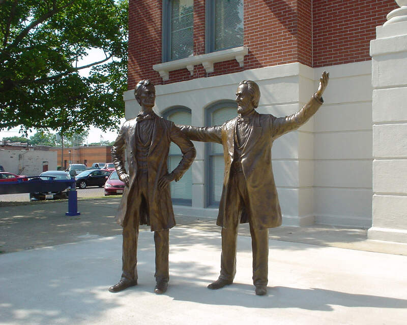 Statue Of Abraham Lincoln Shelbyvillec Il