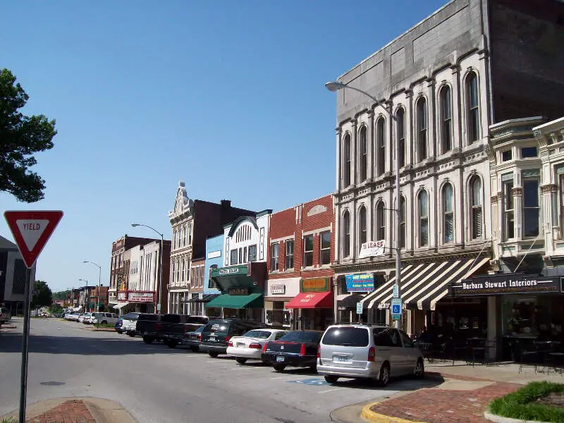 Shops Along Fountain Square In Bowling Greenc Kentucky