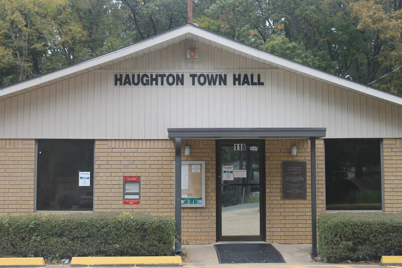 Haughtonc Lac Town Hall Img