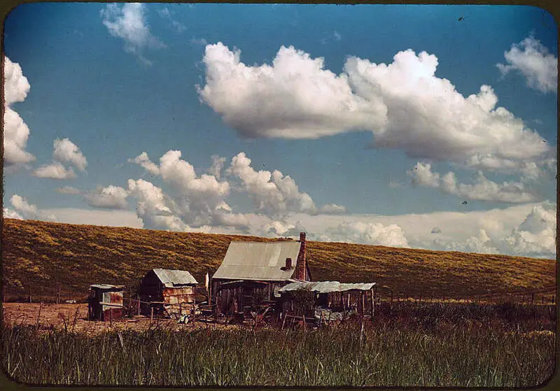 African Americans Tenants Home Beside The Mississippi River Levee