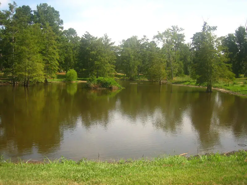 Pond At Greenwood Memorial Park In Pinevillec La Img