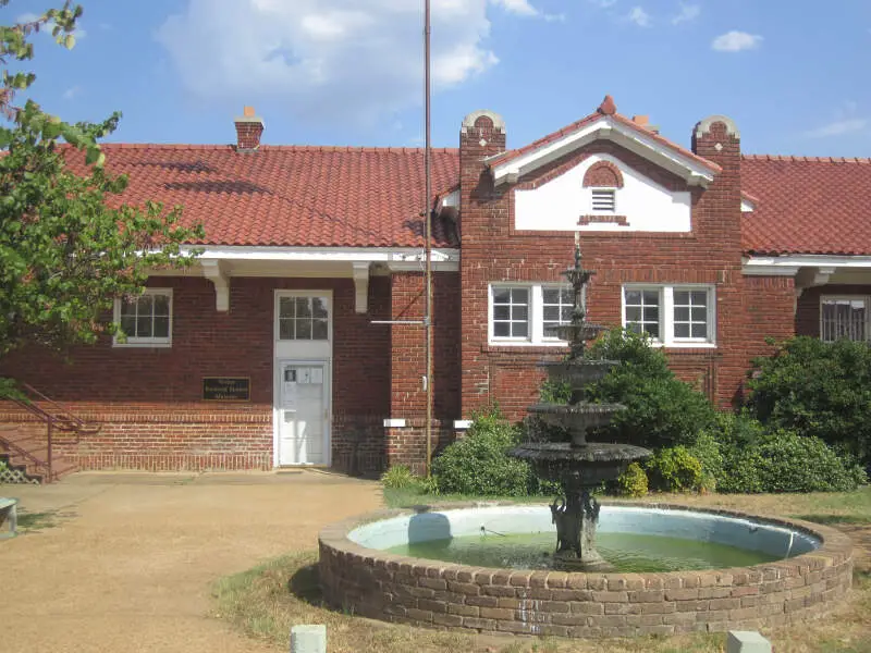 Vivianc Lac Railroad Station Museum Img