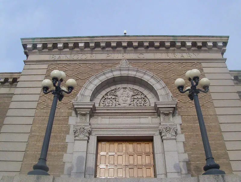 Bangorpubliclibrarymainentrance