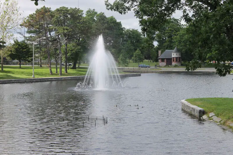 Deering Oaks Park And Fountainc Portlandc Me Img