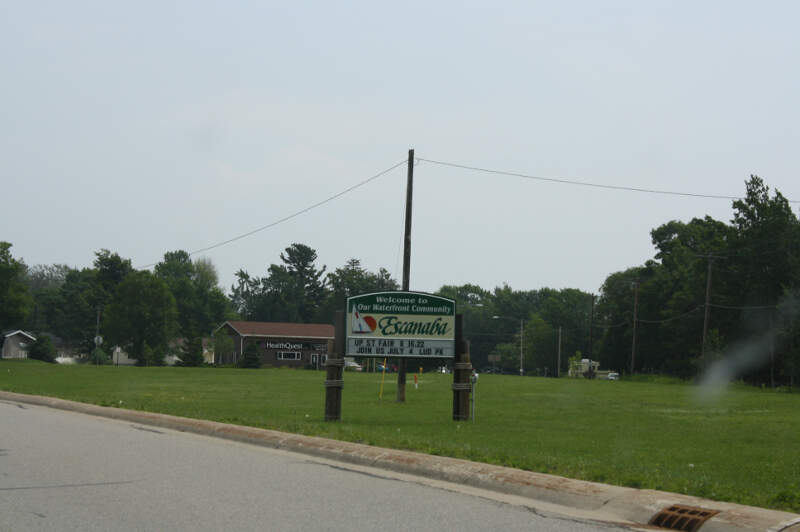 Escanabamichiganwelcomesign