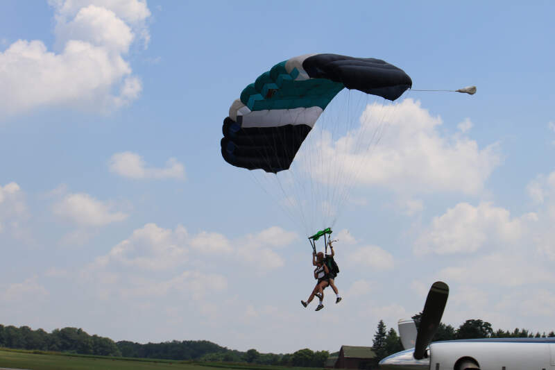 Meyers Divers Airport Tandem Skydiving