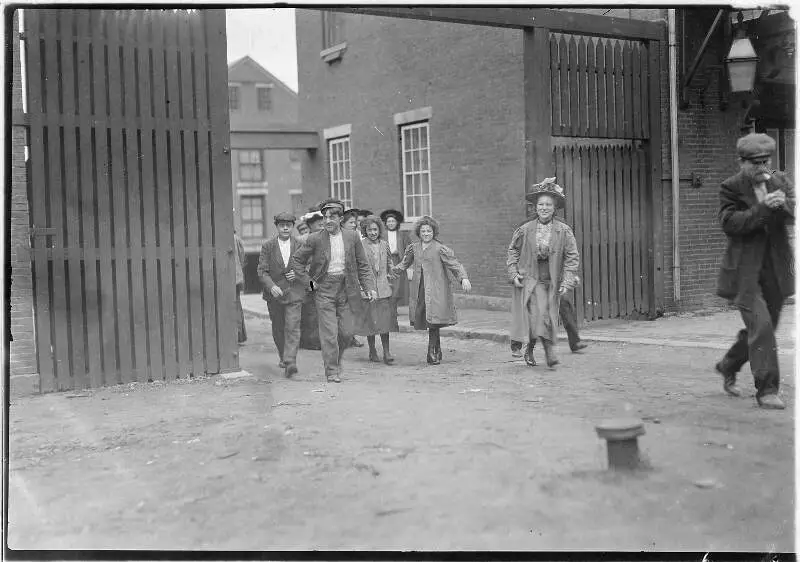 Small Girls Working In Great Falls Mfg