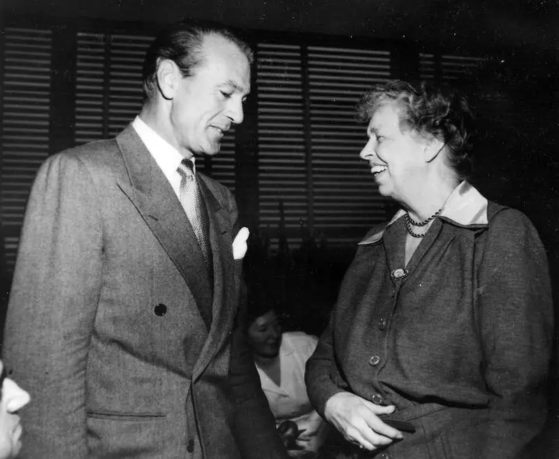 Eleanor Roosevelt And Gary Cooper At Lake Successc New York  Nara