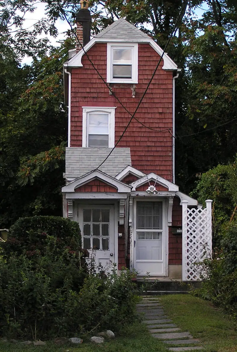 Mamaroneck Skinny House Feet Wide September