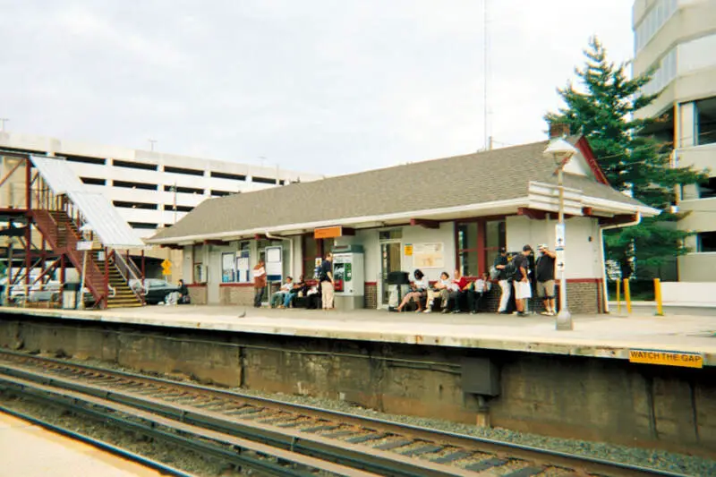 Mineola Lirr Station  Nd Shelter