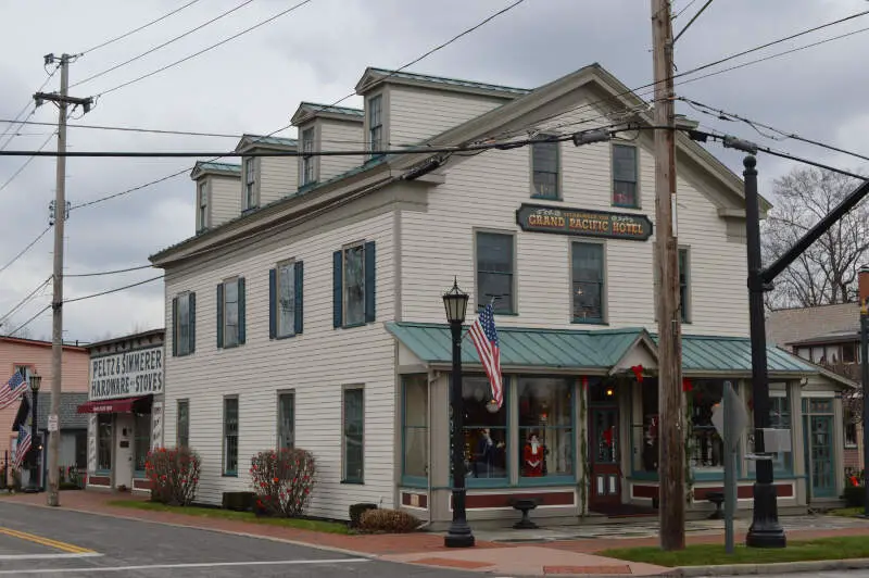 Grand Pacific Hotel In Olmsted Falls