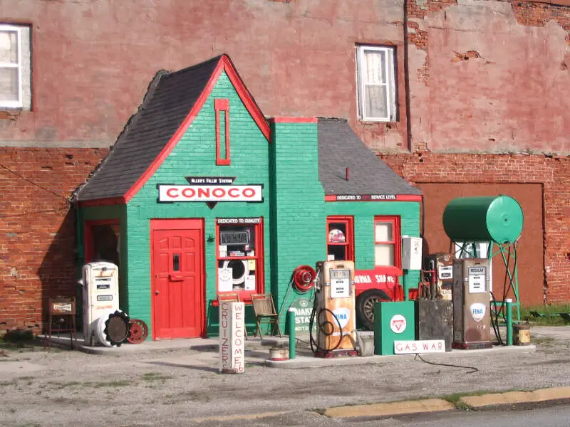 Old Conoco Station   Commerce