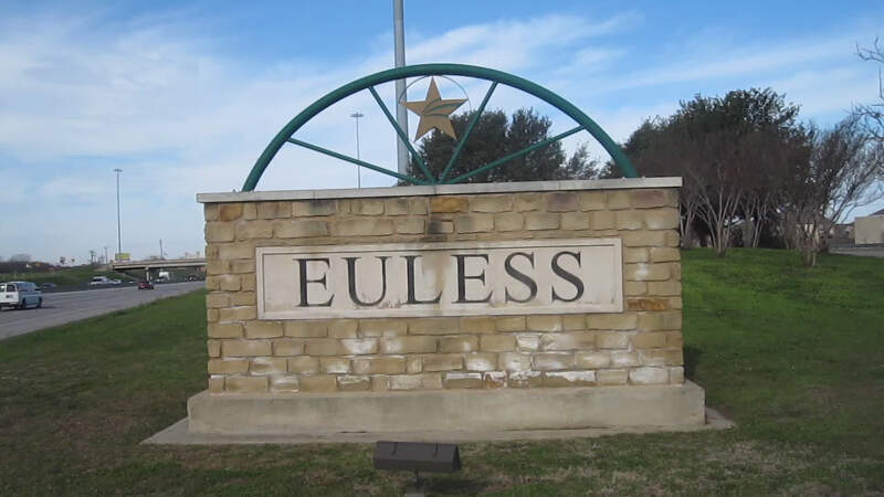 Mvi Eulessc Txc Welcome Sign