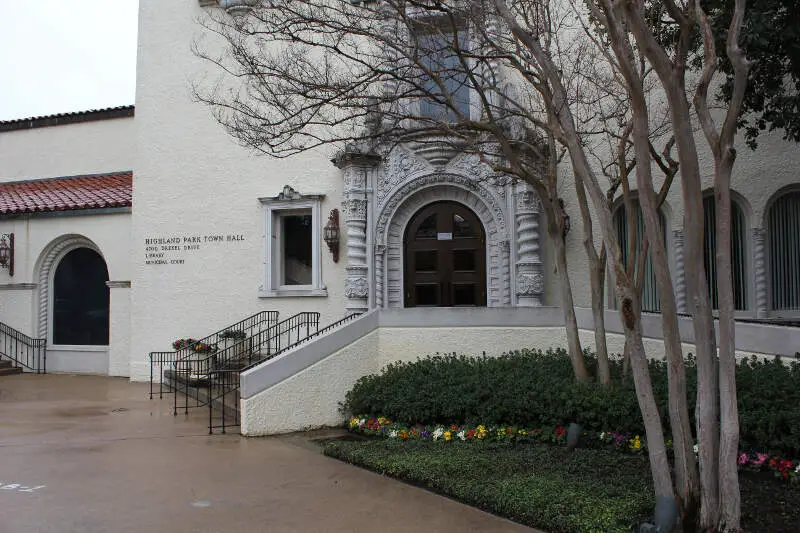 Highland Park Municipal Building