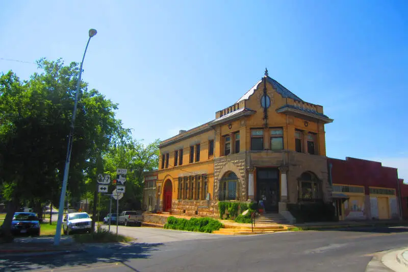 Pilot Point Farmers And Merchants Bank