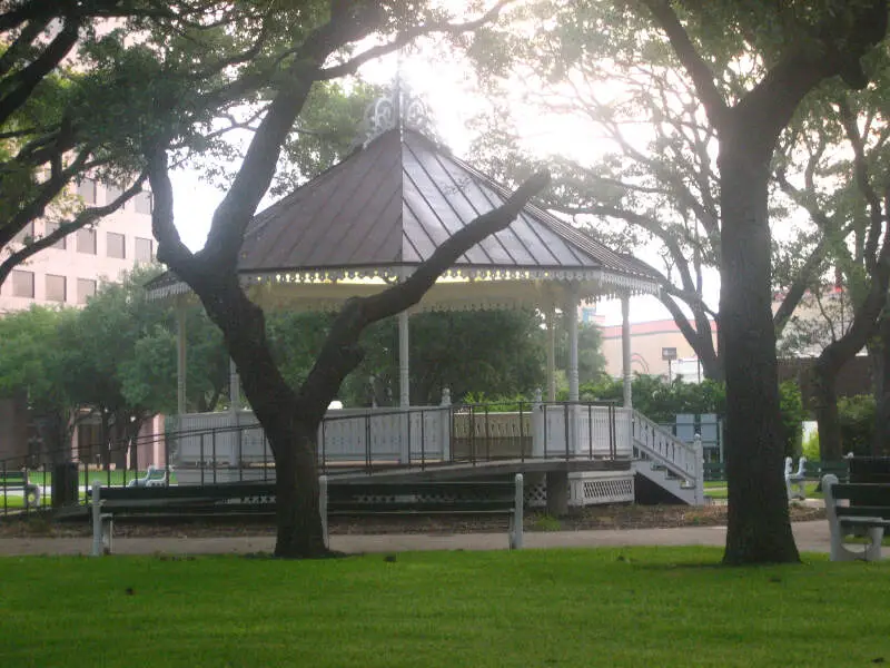 Deleon Plaza And Bandstand