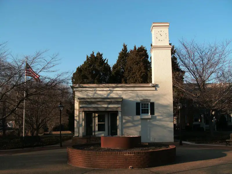 Belle Havenc Va   Condo Association Building