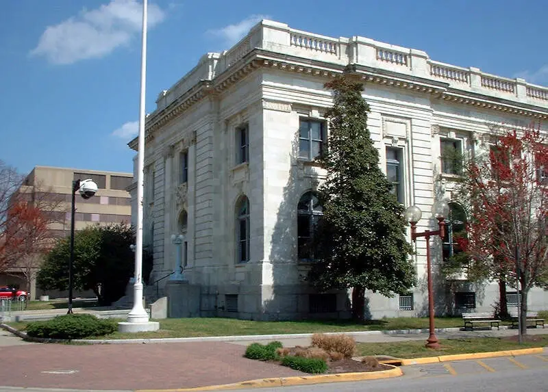 Newport News Federal Buildingc Th St