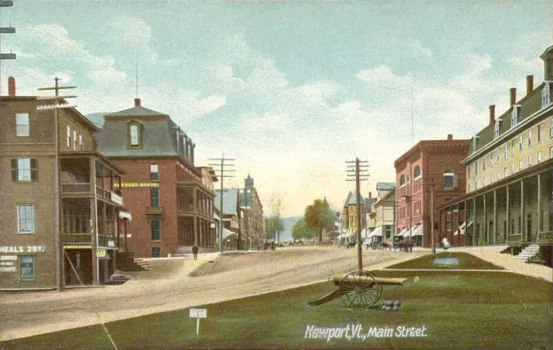 Main Streetc Newportc Vt