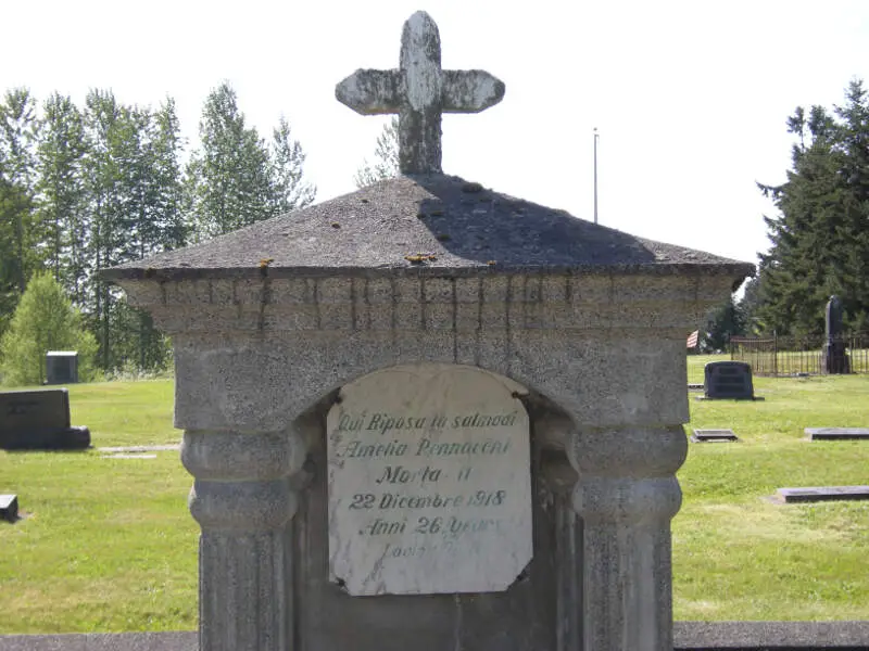 Black Diamond Cemetery Tomb