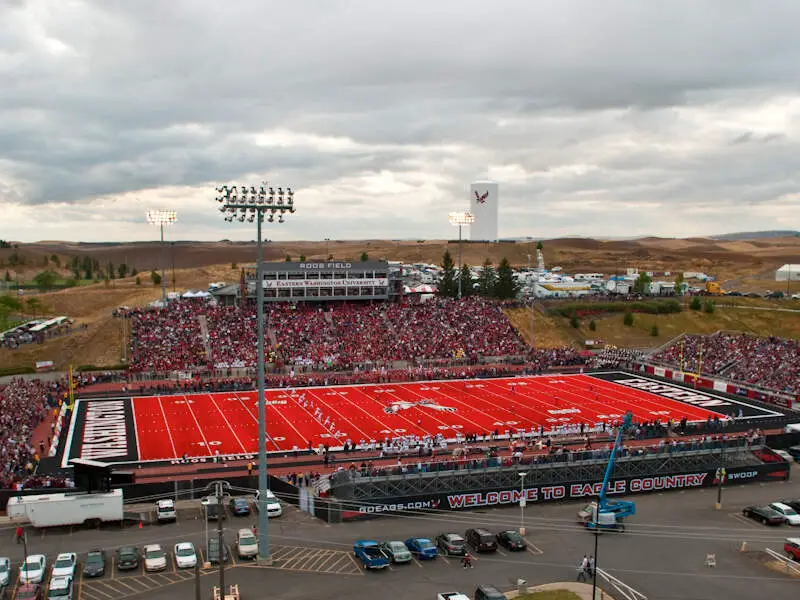 Ewu Roos Field