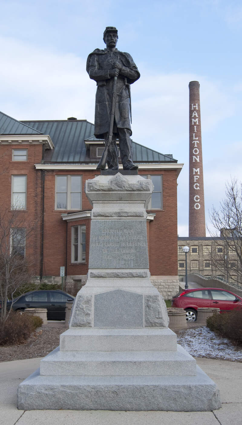 Civil War Memorial Statue In Two Rivers